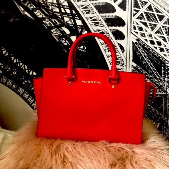 Red Micheal Kors Purse - Picture 1 of 1